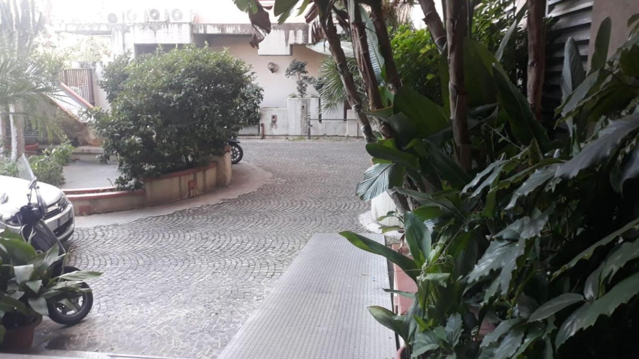 La Casetta Di Pat Palermo Bagian luar foto